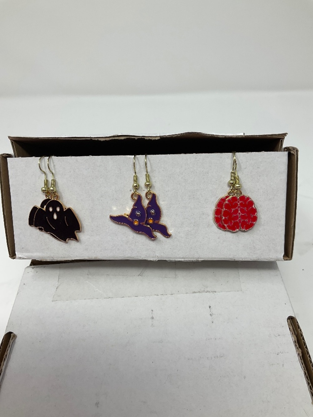 Halloween earrings 3 pairs   J12